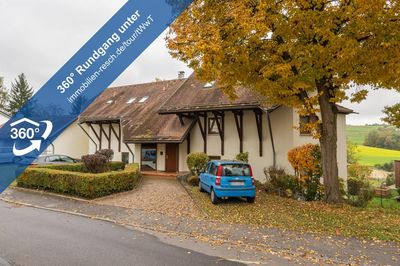 Großzügige Wohnung mit Garten
2-Zimmer-Wohnung mit Wannenbad, Blick ins Grüne und Südterrasse