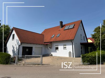 Attraktive 5-Zimmer-Wohnung gleich einer Doppelhaushälfte mit Garage und Carport im schönen Lehrberg