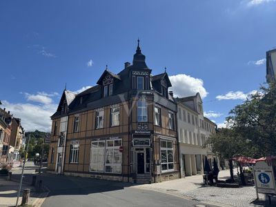 Charmante Altbauwohnung mit EBK, kleiner Terrasse & PKW-Stellplatz mitten in Idar!!!