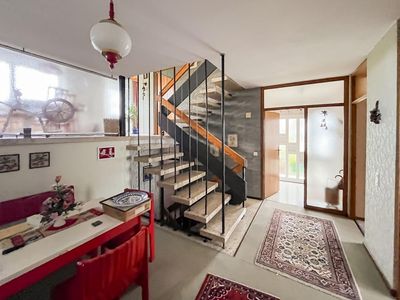 WI-Biebrich: Back to the Seventies! Charakterstarkes "Split-Level-Haus" für die ganz große Familie!