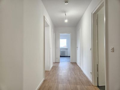 Alles neu: Frisch renovierte 2-Zimmer-Wohnung in Laim