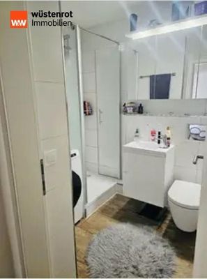 Einzugsbereite Eigentumswohnung im 1. Obergeschoss - Tiefgaragenplatz ist ebenfalls zu erwerben -