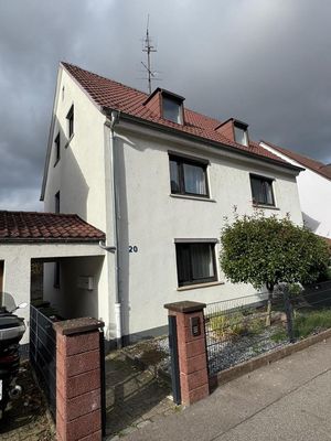 Schöne 3 Zi. Dachgeschoss Whg in Stuttgart Hofen „sofort frei“