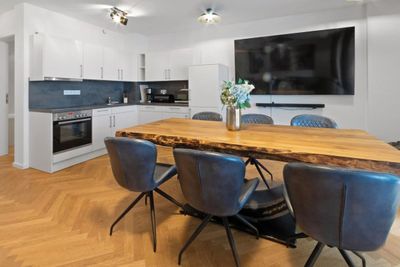 Luxus im Zentrum 3 Zimmer mit Balkon