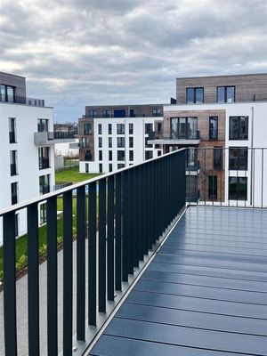 Neubau-Erstbezug! Tolle 4-Zimmerwohnung mit Balkon und Wasserblick!