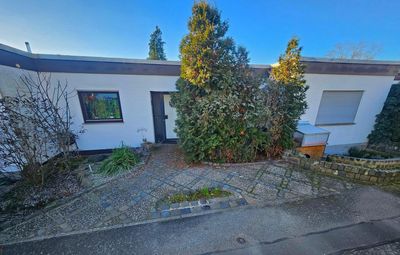 Charmanter Reihen-Bungalow mit Garten in verkehrsberuhigter und familienfreundlicher Wohnlage