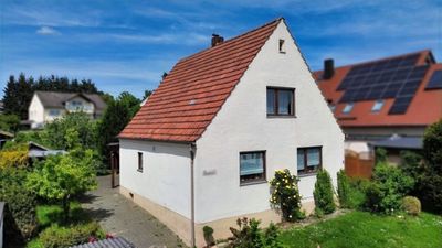 Klein, aber fein! Älteres Einfamilienhaus mit dem perfekten Überblick!