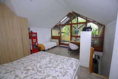 | Nur 100 m zur Universität |
Schöne 2-Zimmer Maisonettewohnung