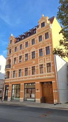 2 Zimmer mit Balkon, Einbauküche & neuer Gründerzeitfassade – zentral wohnen, entspannt ankommen!