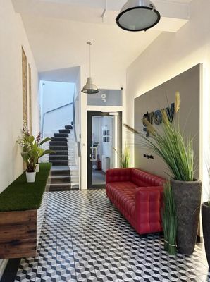 5-Zimmer-Küche-Bad-Wohnung in Stadtvilla (Büro & Praxis geeignet)