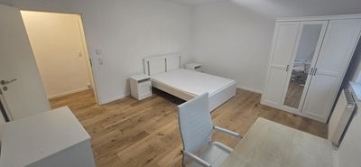 1-Zimmer in 3er WG mit gehobener Ausstattung in Stuttgart-Bad Cannstatt