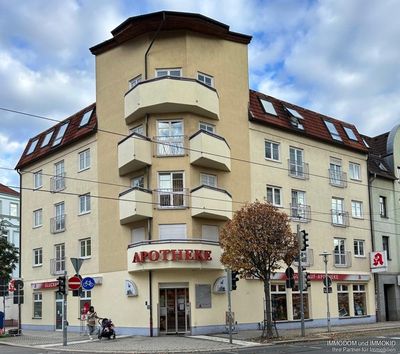 Büroeinheit oder Arztpraxis im 2. Obergeschoss mit Personenaufzug (barrierefrei) und PKW-Stellplatz zu vermieten!