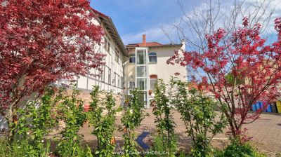 Herrschaftliche 2-Zimmer-Wohnung in Villa!