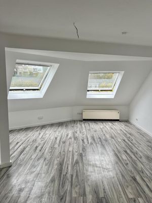 Geräumige 4-Zimmer-Wohnung mit 2 Bädern und Gäste-WC in Wuppertal-Barmen