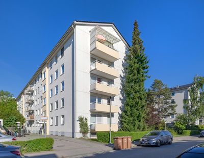 Attraktive Kapitalanlage: vermietete 2 Zimmerwohnung mit Balkon, TG Stellplatz & Keller