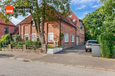 Modernisiertes Altbau-MFH direkt am Nord-Ostsee-Kanal in Kiel Holtenau