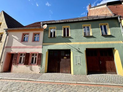 Einmalige Gelegenheit in bester Lage: Stadthäuser mit Innenhof, Werkstatt & Ausbaumöglichkeit am Park