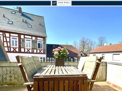 VON POLL OBERURSEL: Sonniges Juwel in der Altstadt mit charmantem Innenhof und Doppelgarage