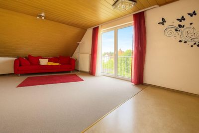 Schöne 2-Zimmer-Wohnung mit Garage in ruhiger Lage