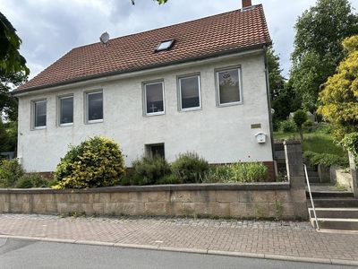 Freistehendes 2 Familienhaus teilvermietet mit Terrasse und großem Grundstück -Toplage von Malsfeld