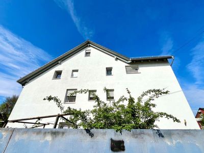 Ca. im Jahr 2015 aufwendig saniertes Mehrgenerationenhaus in Frankfurt-Sossenheim