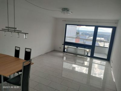 Helle Lichtdurchflutete 3 Raum Wohnung mit EBK und Balkon in Griesheim