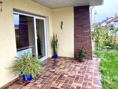 Großzügige Zwei-Zimmerwohnung in sehr ruhiger und ansprechender Wohnlage mit toller Terrasse