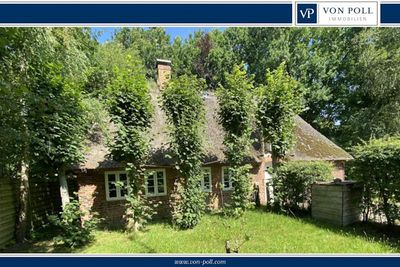 Charmante Reetdachkate in zentraler Ortslage, ab sofort frei