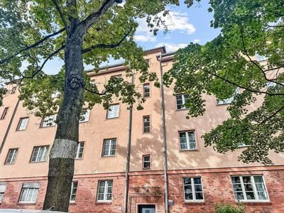 Bezugsfreie und solide 2,5-Zimmer-Wohnung mit Balkon in Berlin Wilmersdorf - Ortsteil Schmargendorf