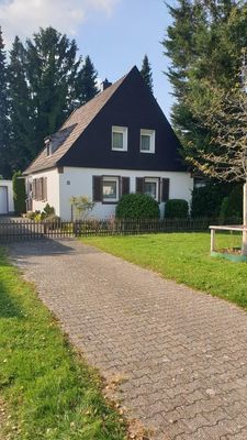 Einfamilienhaus mit Potenzial auf sonnigem Traumgrundstück mit Südwestlage