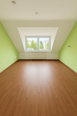 Schöne, zentrale 2- Zimmerwohnung mit Einbauküche zu vermieten