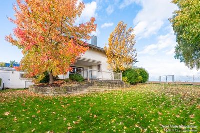 Ruhig Wohnen in echter Randlage!
Großzügiges Haus mit sonnigem Garten, blickgeschützter Terrasse.
