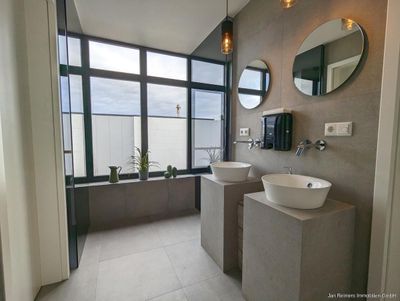 NEUWERTIG & REPRÄSENTATIV, TOP AUSSTATTUNG & BERGBLICK, KONFERENZSAAL VERFÜGBAR