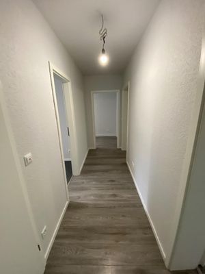 @%§4@%§4@%§4 Renovierte 3-Raumwohnung im ersten Obergeschoss mit Balkon @%§4@%§4@%§4