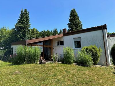 Ein Ort zum Ankommen – Einfamilienhaus mit Garten, Doppelgarage und viel Potenzial