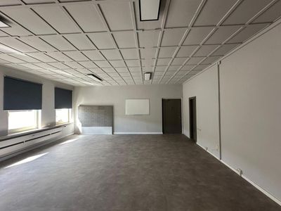 Büroräume / Schulungs-/Gruppenräume in Hof - unweit des Freibades auf Gewerbeareal - renoviert