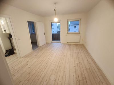 4 Zimmer Wohnung mit Balkon & Stellplatz frisch saniert