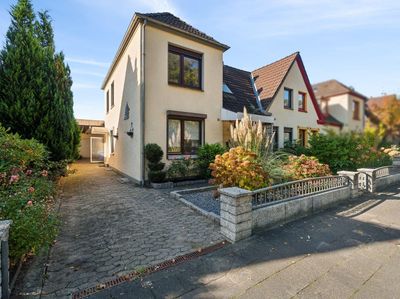 Schönes Zweifamilienhaus mit separaten Eingängen in Neumünster