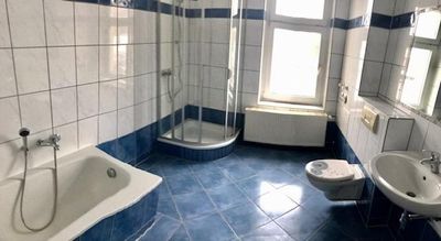 6 Raume WE, 1 OG, 2x Bad, 2 große Balkone, 2 zusammengelegte WE, auch für 2 Generationen