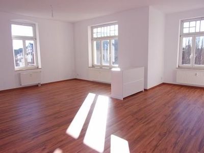 SCHLOSSCHEMNITZ--GROSSZÜGIGER WOHNUNGSSCHNITT--EINBAUKÜCHE--TOP PREIS !!