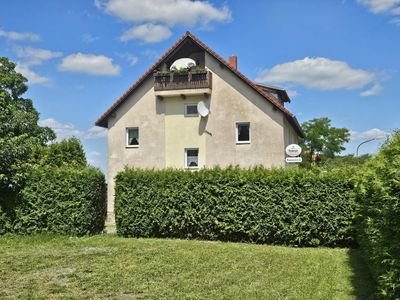 Wohnhaus mit zwei Wohnungen und Platz für Hobby oder Gewerbe