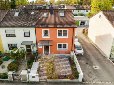 Zentrales Familiendomizil in ruhiger Waldrandnähe