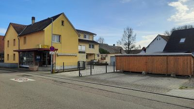 Schöne geräumige 2-Zimmer-Wohnung 1. OG in Auenheim mit Balkon