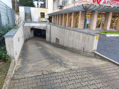 Tiefgaragenstellplätze in Wannsee-Nähe ab sofort