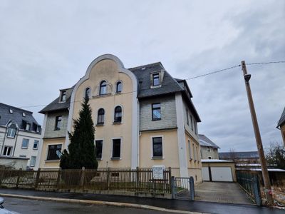 schicke 2 Raum Wohnung und Garage