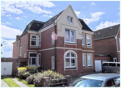 HUSUM/NORDSEE zentrumsnah: Charmantes Stadthaus mit 3 Einheiten und Südgarten mit Blick ins Grüne !