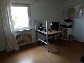 Arbeits-/Schlafzimmer
