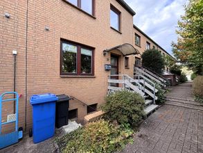 Eingangsbereich mit Kellerzugang