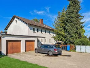 Westansicht mit Garten