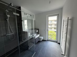 Modernes Badezimmer